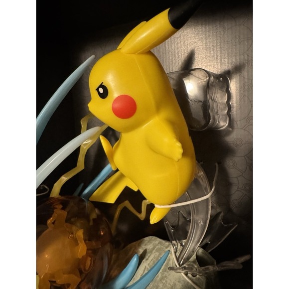 Pokemon Pikachu Select Deluxe Figure Jazwares 1/10 Scale Light FX - *Read Desc* - Picture 10 of 16